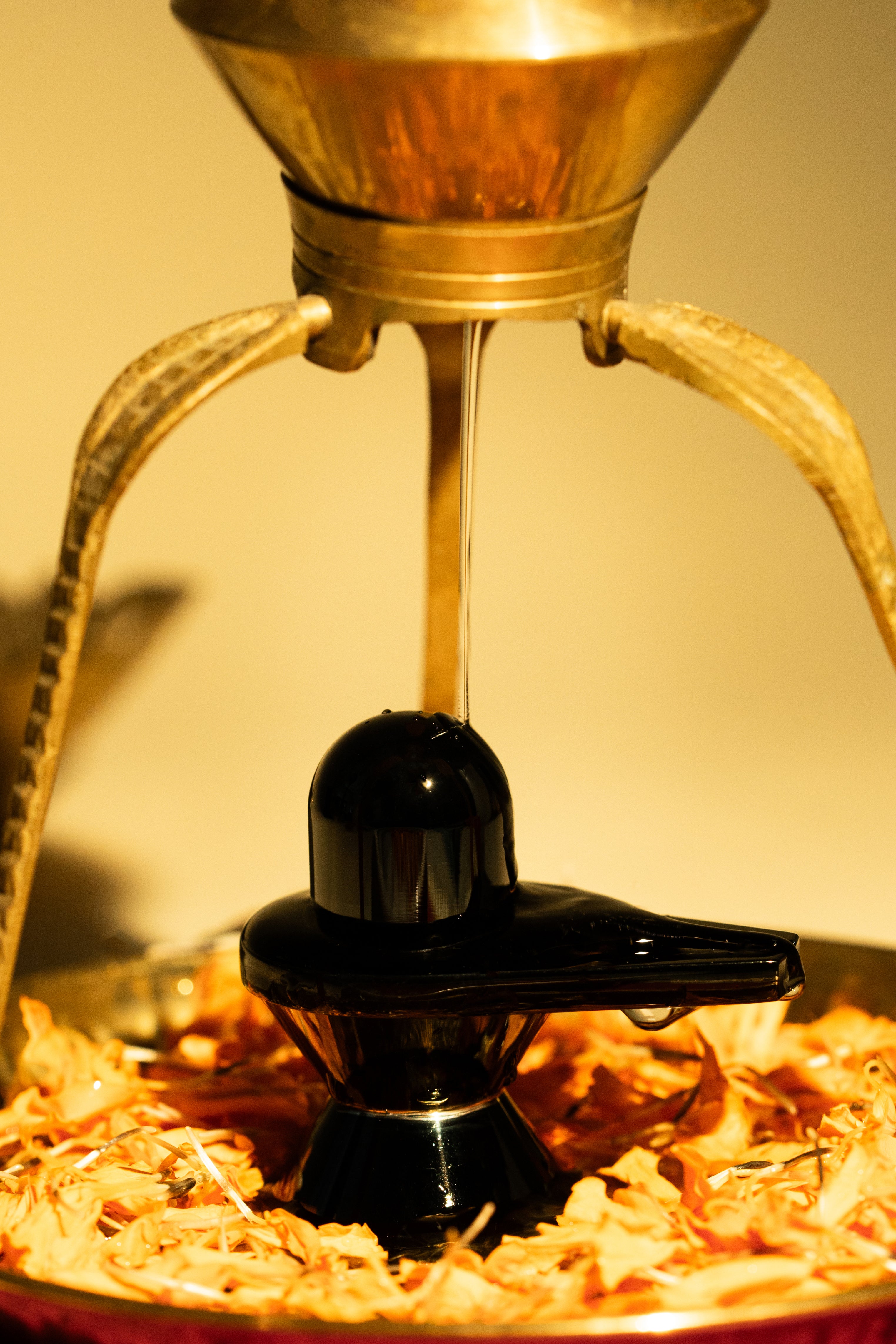 Divine Panchdhatu Black Shivling – Symbol of Mahadev’s Infinite Power & Protection