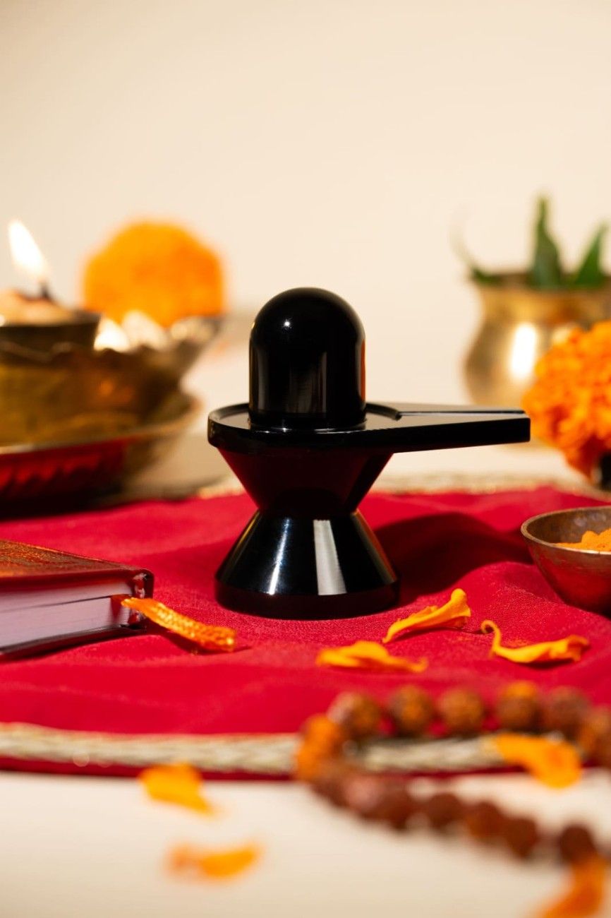 Divine Panchdhatu Black Shivling – Symbol of Mahadev’s Infinite Power & Protection